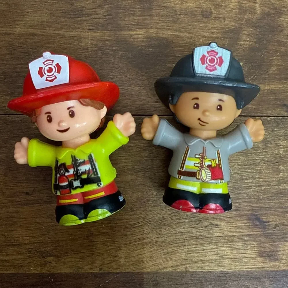 Fisher-Price Little People Helping Others Fire Truck & Figures 2016 Musical Toy